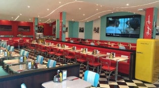 Holly's diner - La salle de restauration