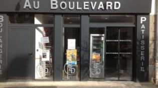 Au Boulevard - La façade de la boulangerie