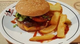 Number 8 Steak House - Un burger et frites 