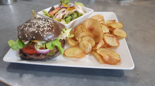 Pourquoi Pas - Un autre hamburger &quot;le pourquoi pas&quot; avec son pain fait maison