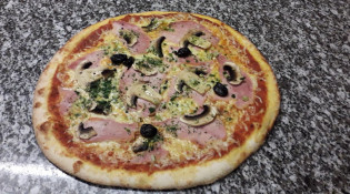 Le Cesarino - Pizza regina
