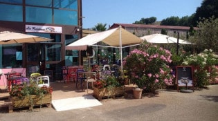 Le Rainbow Café - Le restaurant