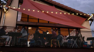 Le Central Vapeur - La façade