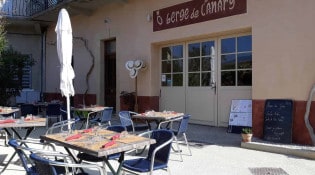 O berge de L'anary - La façade du restaurant