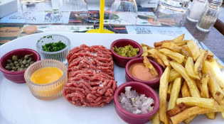 Pitch and Pub - Un plat