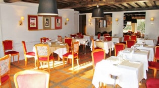 Le Cochon d'Or - La salle de restauration 