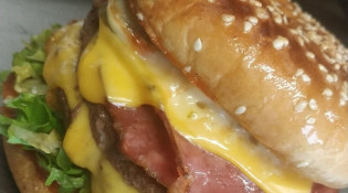 Tasty Chicken - Le burger double cheese bacon