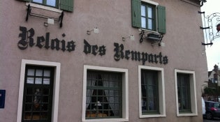 Relais des Remparts - La façade du restaurant