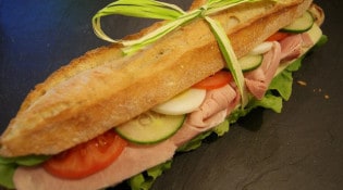 Le Tamelier De Saint Marc - Un sandwich