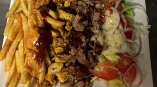 Maestro Food - Assiette kebab et poulet au curry
