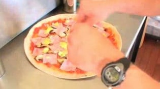 Celtic Pizza - Préparation de la pizza 