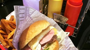 Bar Joe - Un burger et frites