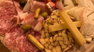 La Graulenne - Une planche de charcuteries et fromage