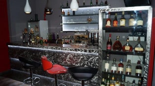 Le Nulle Part Ailleurs - Le bar 
