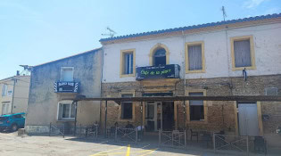 Café de la place - La façade