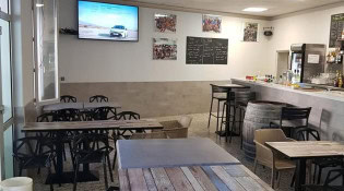 Café de la place - La salle