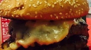 L' Arène à pizza - Un burger