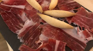 Boca Dos Tapas Españolas - Une planche de charcuterie