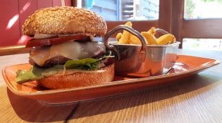 Le Troquet Garonne - Un burger, frites 