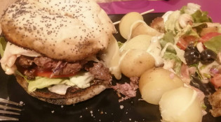 Mamie Poule - Un burger