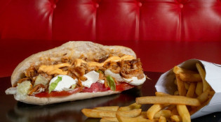 Gyros - Un sandwich, frites