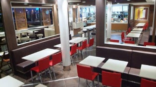 Mc Donald's - La salle de restauration