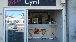 Chez Cyril - L'entrée de la pizzeria