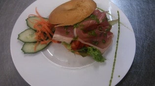 Club 15 - Bagel de jambon de pays au pesto
