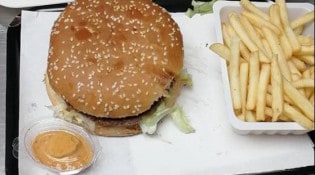 Le Local BFC - Un burger et frites 