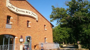 Les Ecuries de la Tour - La façade du restaurant