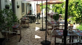 Le Sens Unique - La terrasse