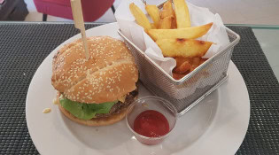 Le Marigny - Un burger, frites