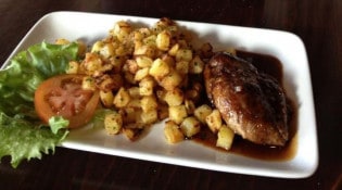 The Central Pub - Le filet de canard et pomme sautées à l'ail