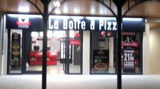 La boite à Pizza - La façade du restaurant