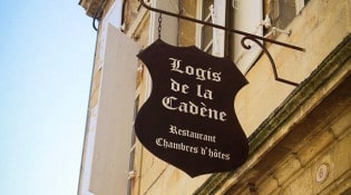 Logis de la Cadène - La façade du restaurant