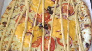 Au festival des pizzas - Une pizza