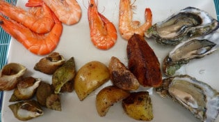 Kayak et Découvertes - un plateau des fruits de mer
