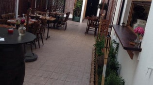 La fleur au fusil - la terrasse