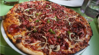 La pizzeria du Lavoir - Une pizza