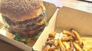 Gold Burger - Burger avec des frites