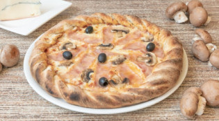 Le F - Une pizza