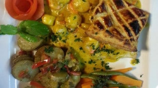 Le Scampi - Cassolette de saint jacques safranées et poellée de legumes du soleil