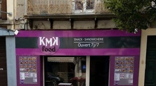 KMK Food - La façade du restaurant avec la terrasse