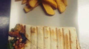 Ô Camion Rouge - Un tacos avec des frites