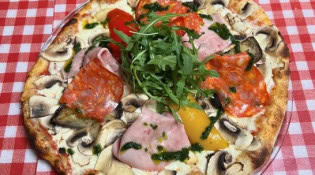 L'ostello - Une pizza