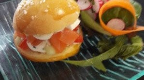 Culine'r - un mini burger, salade