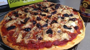 Scarabée Biocoop - La pizza chèvre bacon