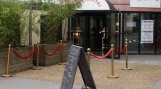 Indochine - La façade du restaurant 