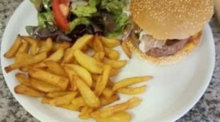 L'essentiel - Un burger, frites