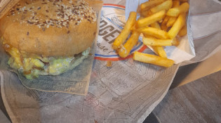 Les Burgers gourmands - Burger avec des frites